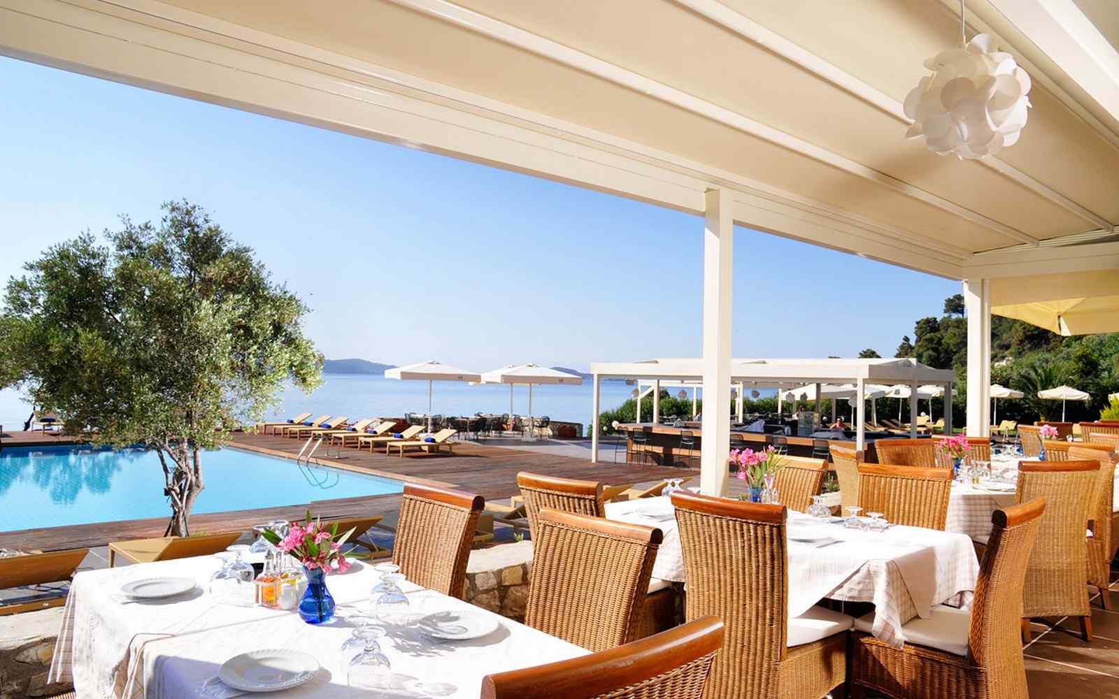 https://gkountis-apartments.com/wp-content/uploads/2016/03/summer-hotel-08.jpg