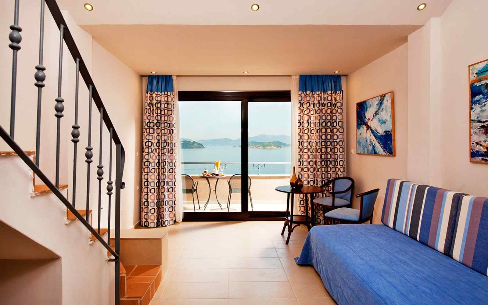 https://gkountis-apartments.com/wp-content/uploads/2016/03/summer-room-04.jpg