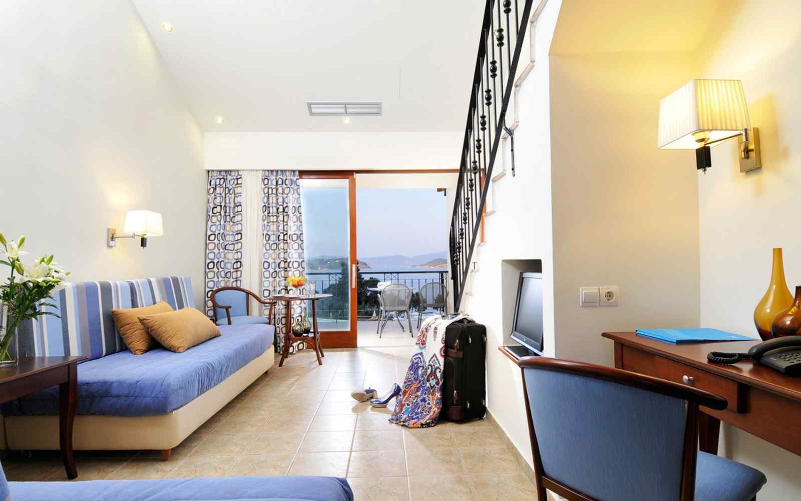 https://gkountis-apartments.com/wp-content/uploads/2016/03/summer-room-07.jpg