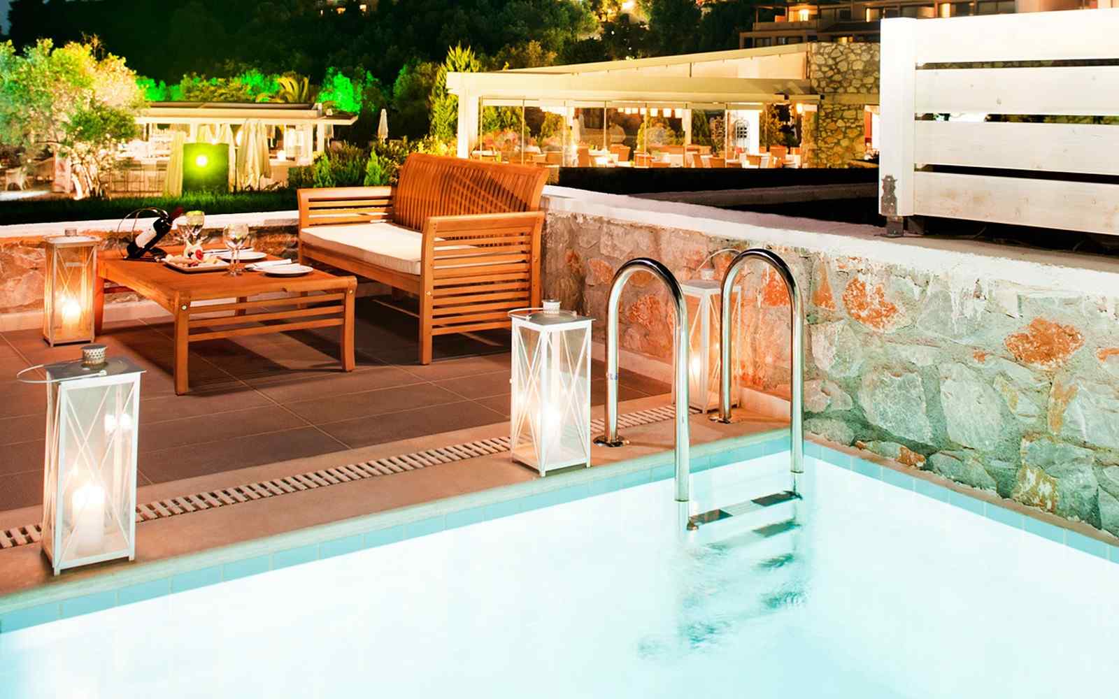 https://gkountis-apartments.com/wp-content/uploads/2016/03/summer-room-09.jpg